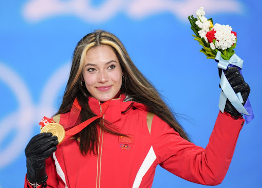 星空集团:社区里的健身器材使用